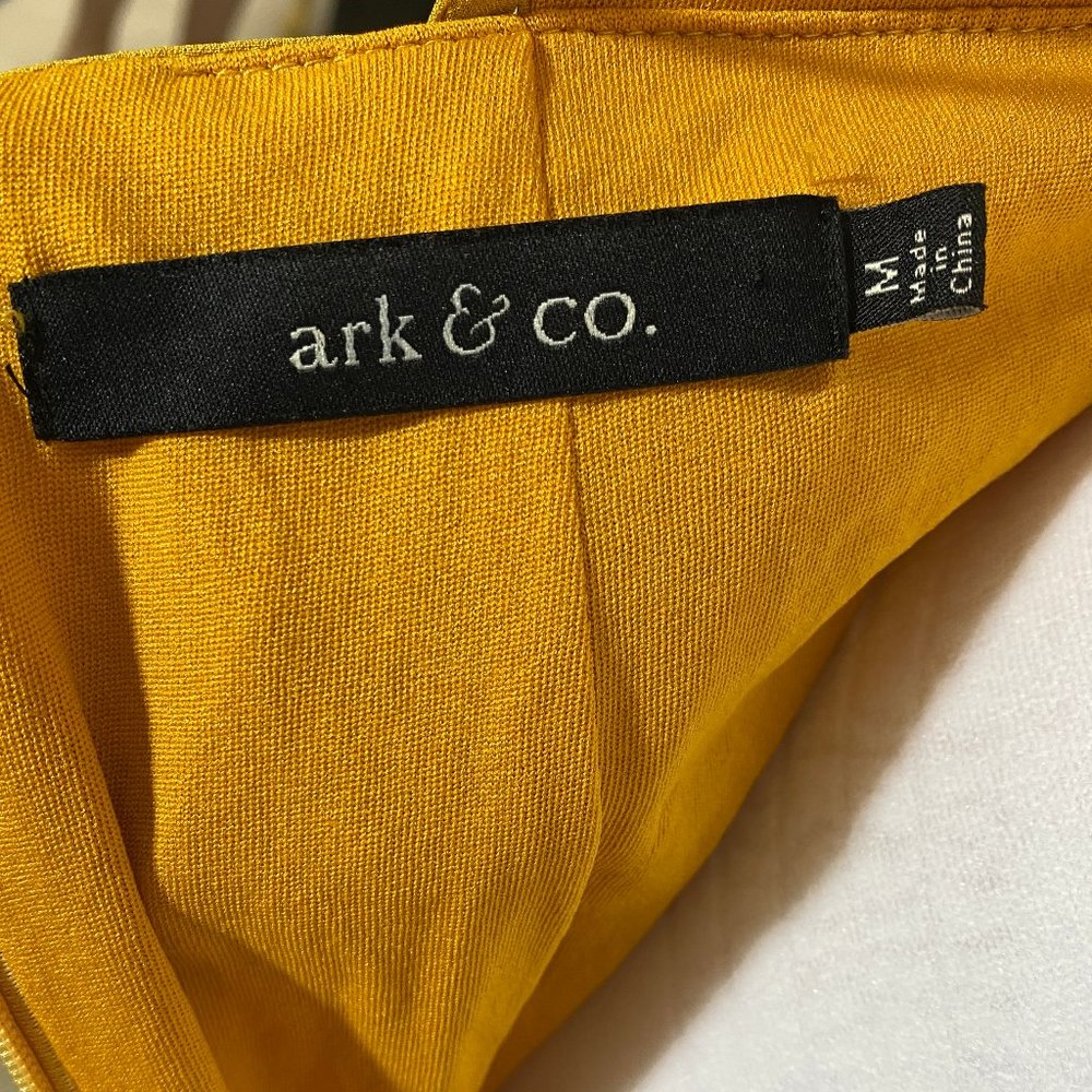 Backless Ruched Dress - Picture 3 of 3